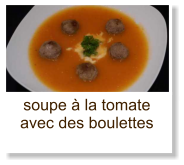 soupe à la tomate avec des boulettes