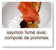 saumon fumé avec compote de pommes