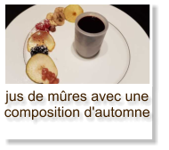 jus de mûres avec une composition d'automne