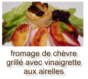 fromage de chèvre grillé avec vinaigrette aux airelles