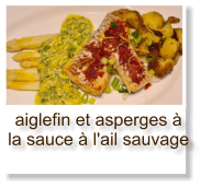 aiglefin et asperges à la sauce à l'ail sauvage