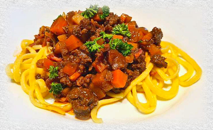 tagliatelle bolognese van hert