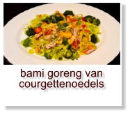 bami goreng van courgettenoedels