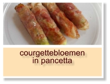 courgettebloemen in pancetta