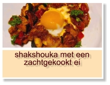 shakshouka met een zachtgekookt ei