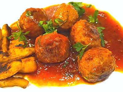 albóndigas en salsa de tomate